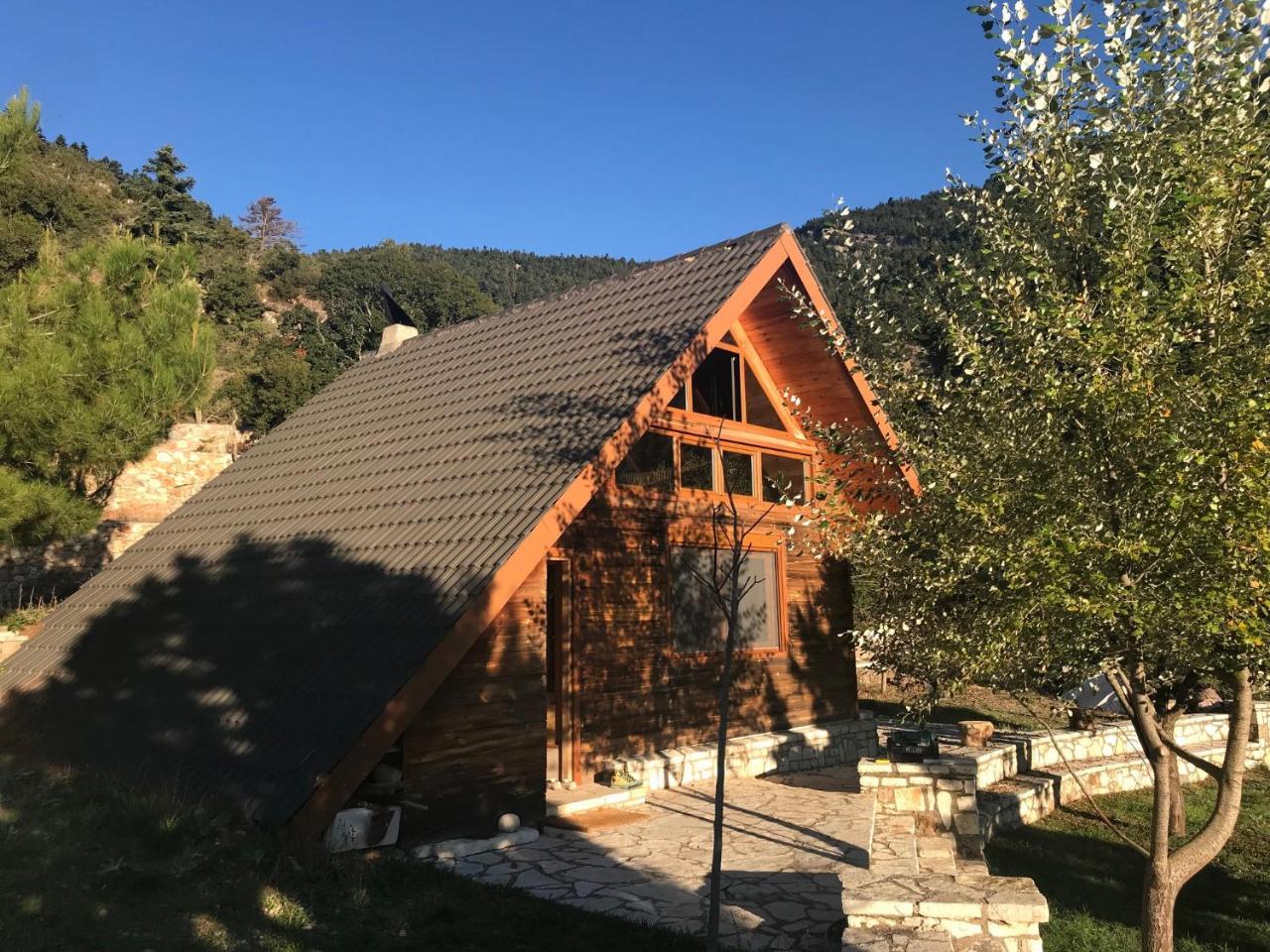 Chalet In The Forest Kalavryta Exterior foto